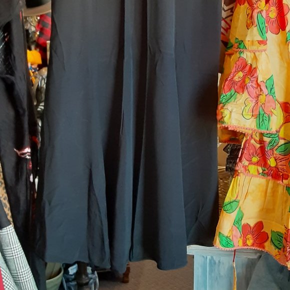 VALENTINO COUTURE BLACK SILK MAXI SKIRT WITH FLUTED BOTTOM SIZE 8 27" WAIST - Picture 2 of 7